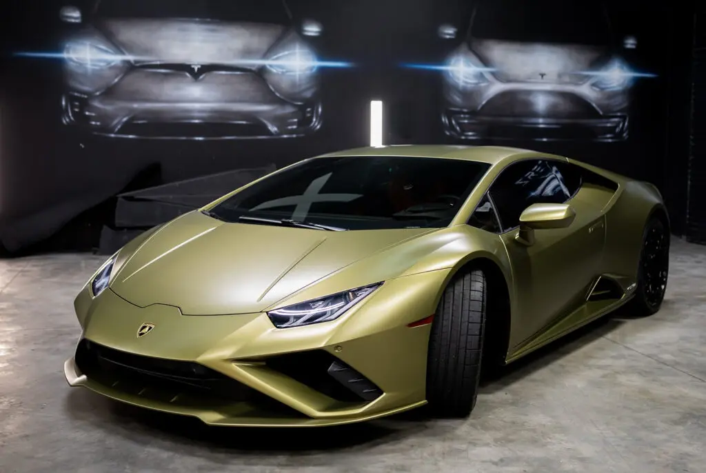 Lamborghini Huracan in metallic gold green
